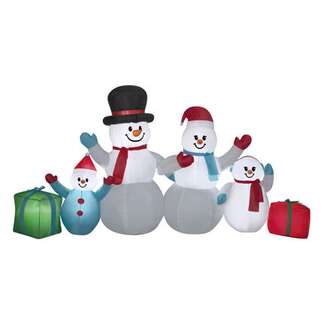 9&#39; x 4&#39; Inflatable Winter Snowman Family